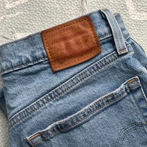 Levi’s cropped 501